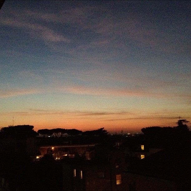 Tramonti romani | ph @bastet #quartomiglio #IVmiglio #Roma #tramontiromani #romansunset #tramonto #sunset #sunsetinthecity #sunsetinrome